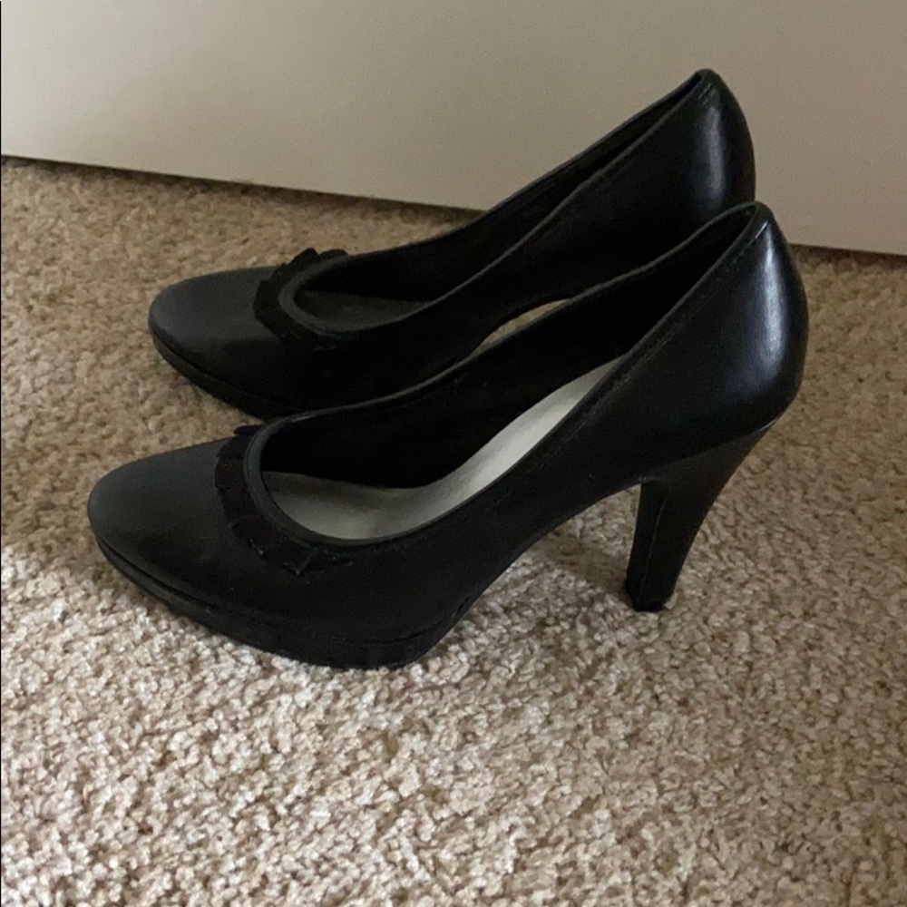 Fioni Platform Synthetic Leather Heels